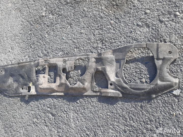 Изолятор мотора Mitsubishi Lancer 2002–10 Европа