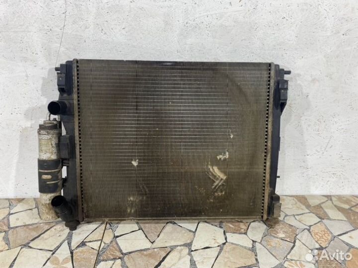 Радиатор охлаждения двигателя Renault Symbol седан