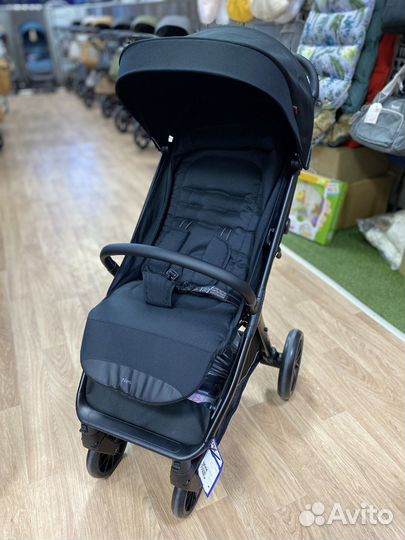 Коляска прогулочная Carrello Nero