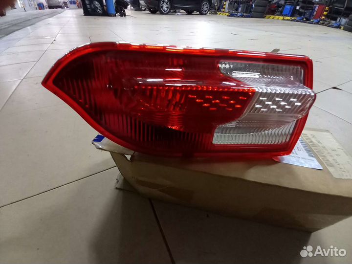 Фонарь задний внутренний Opel Insignia