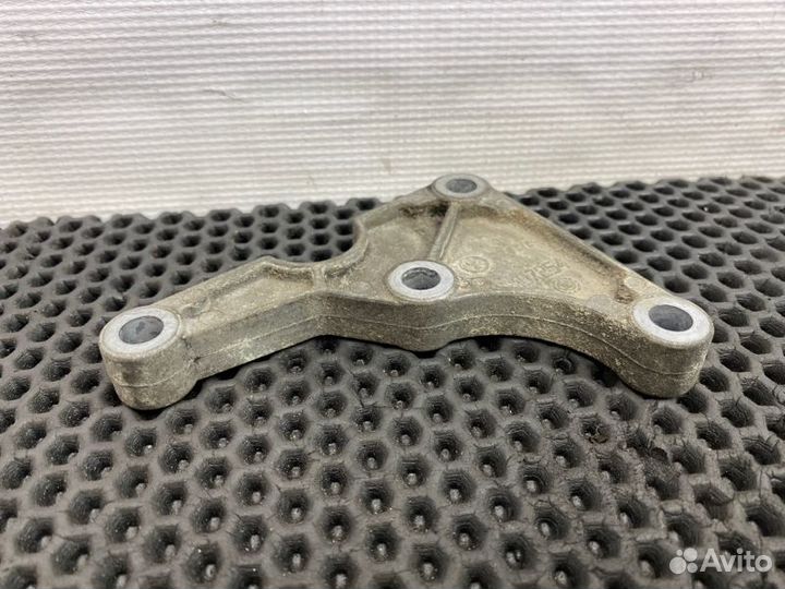 Кронштейн гур Mercedes-Benz Ml-Class W163 112.942