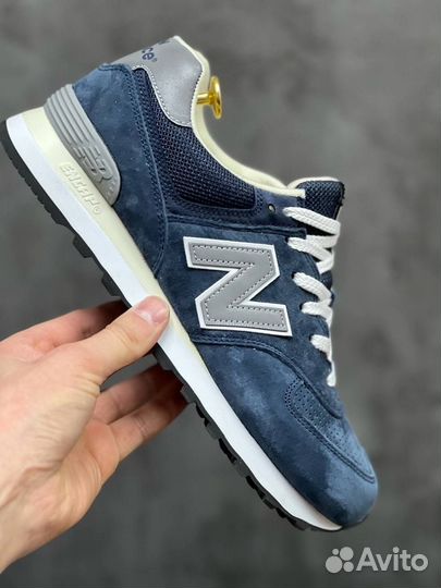 Небесная Элегантность: New Balance 574 Blue