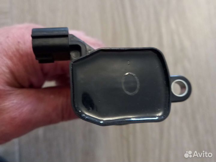 Продам катушку зажигания Ниссан Тиана J-31