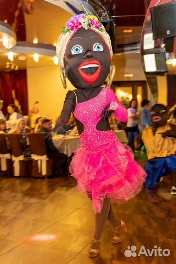 Танцы, Ростовая кукла Иван, Мария и белый мишка