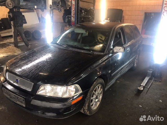 Разбор на запчасти Volvo S40 / V40