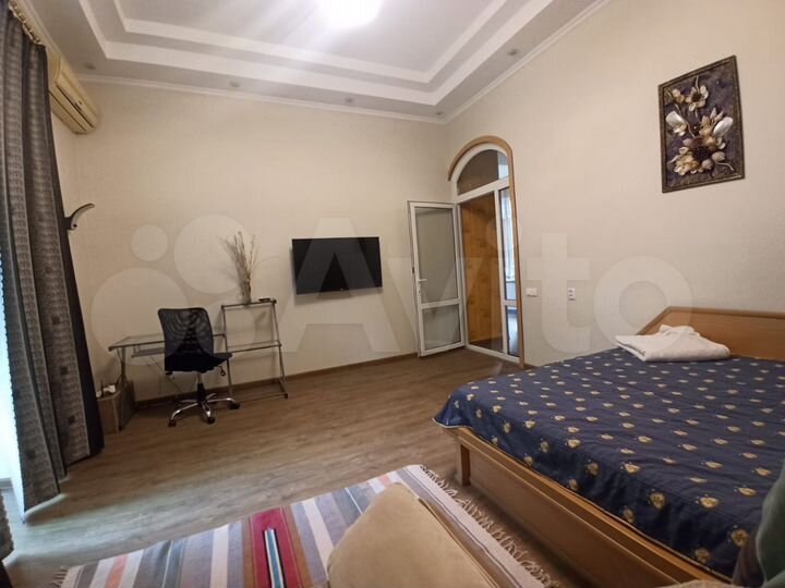 2-к. квартира, 70,9 м², 2/3 эт.