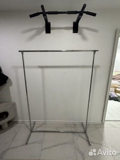 Вешалка напольная металлическая