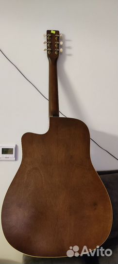 Акустическая гитара