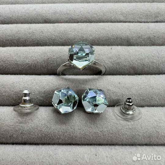 Комплект Swarovski пусеты и колечко