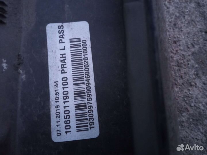 Volkswagen Passat B8 накладка порога левая