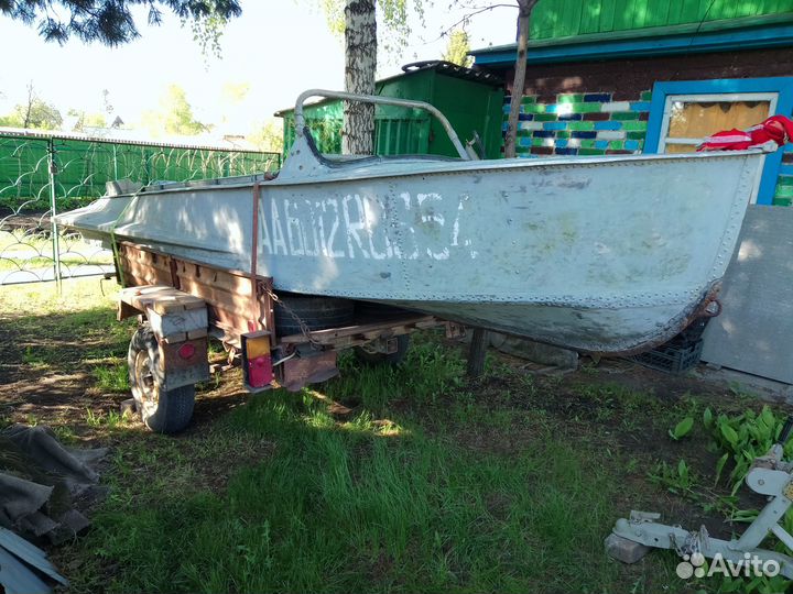 Лодка с мотором