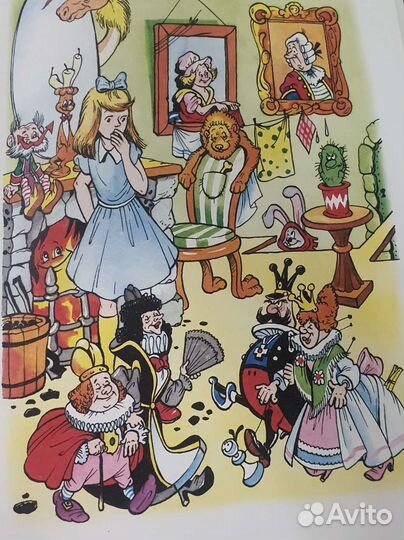 Книга Алиса в стране чудес