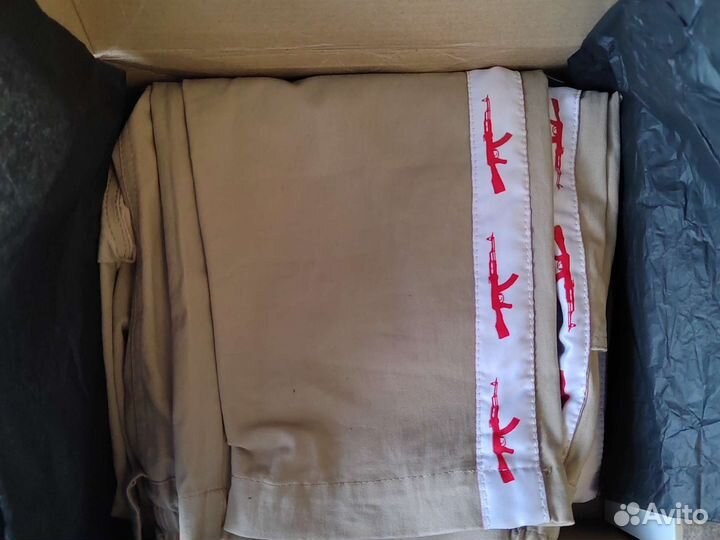 Брюки мужские с лампасами