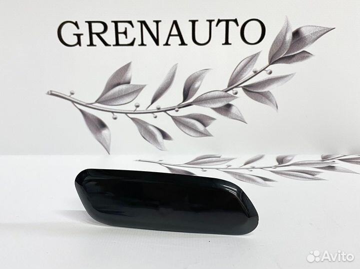 Крышка форсунки фар правая Honda Civic 8 4D рест