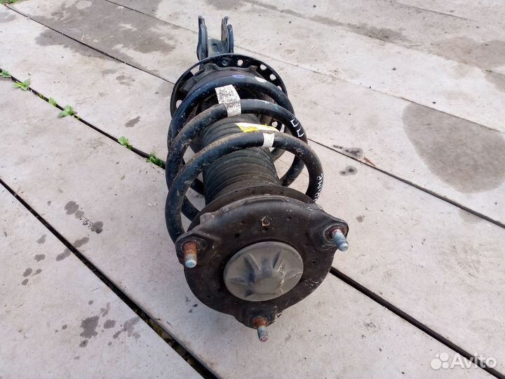 Стойка передняя правая Kia Sorento Prime 3