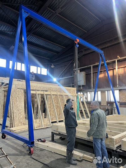 Мобильный козловой кран с электроприводом колес