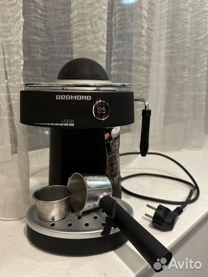 Кофеварка рожковая redmond rcm-1502