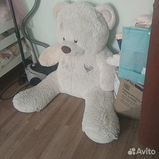 Плюшевый медведь большой