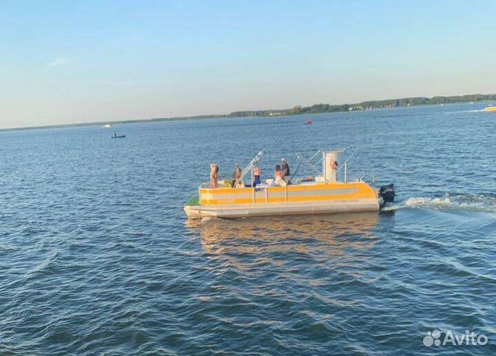 Прогулки по реке. Аренда катера
