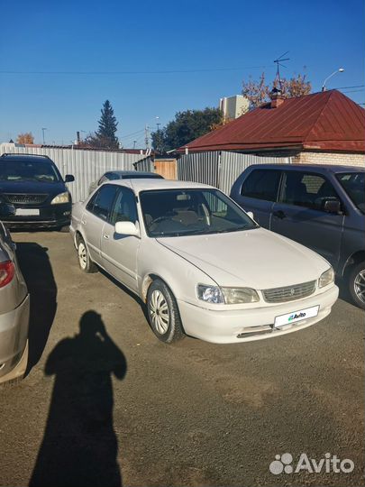 Toyota Corolla 1.5 AT, 1999, 200 000 км