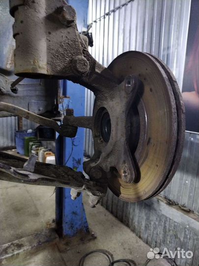 Кулак передний Renault kangoo 2 2009г