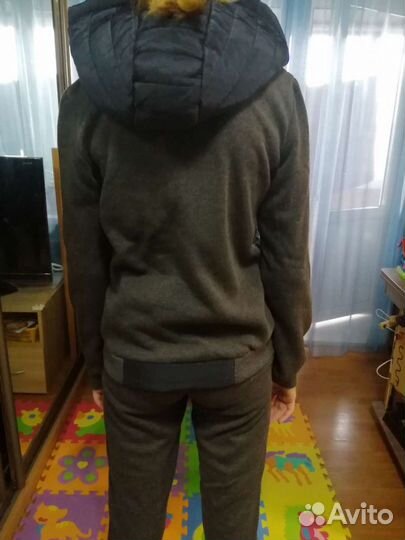 Утепленный женский костюм