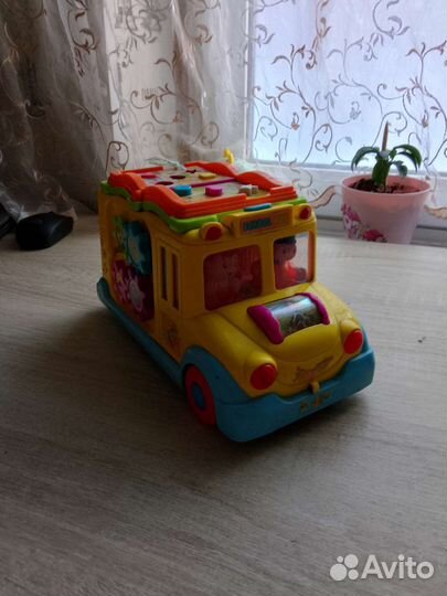 Игрушка автобус