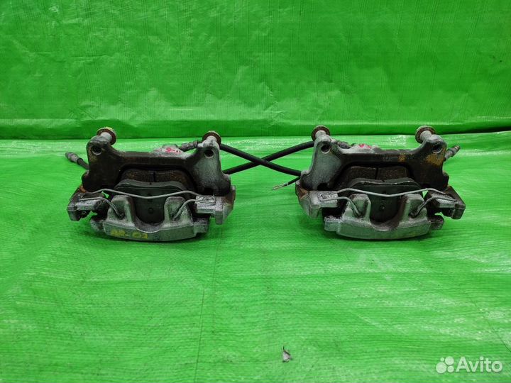 Суппорта передние пара оригинал Tiguan/Passat/Q3