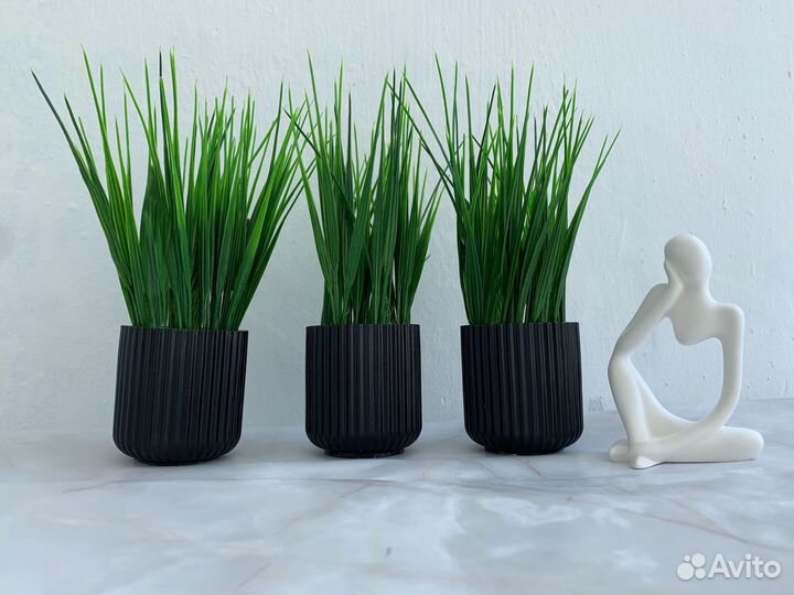 Кашпо с осокой