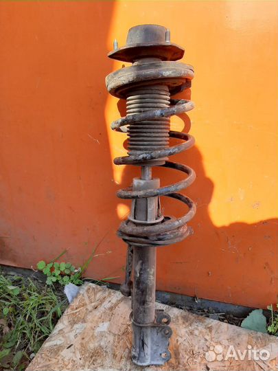 Задняя левая стойка подвески Chevrolet Lacetti