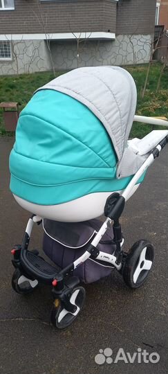 Продаётся лёгкая маневренная коляска 3в1