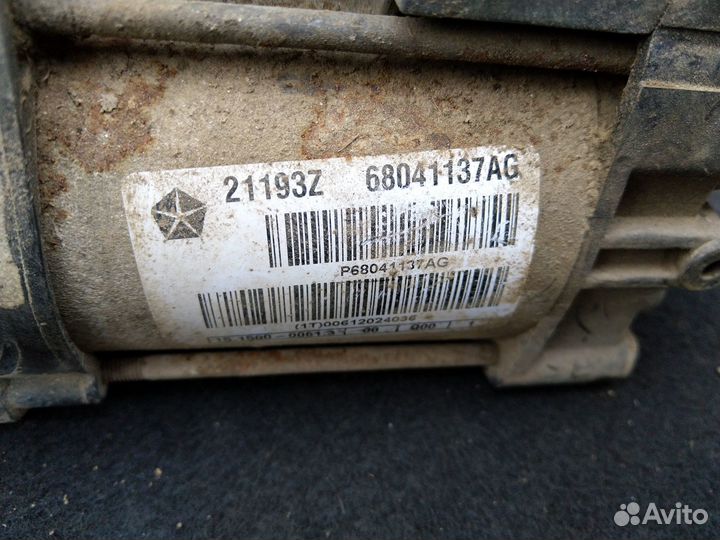 Компрессор пневмоподвески Jeep Grand Cherokee WK2