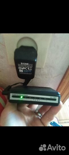Продам Коммутатор D-link DES-1005A