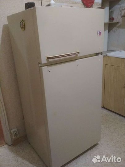 Двухкамерный холодильник Юрюзань-207