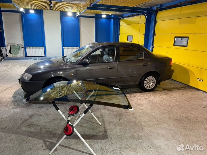 Лобовое стекло Kia Spectra / Shuma / Sephia