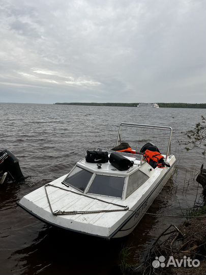 Катер Тримаран с мотором