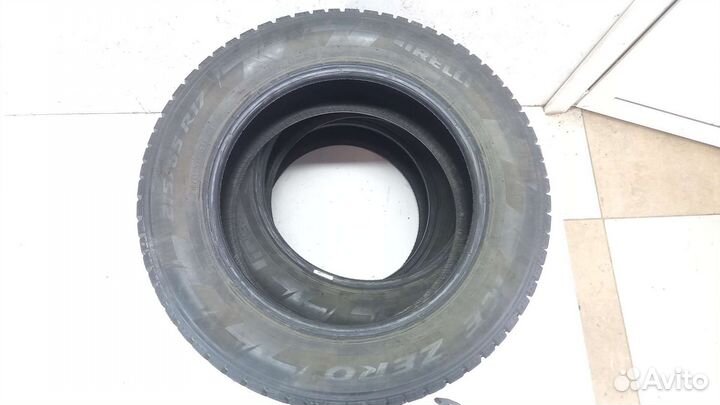 Pirelli Ice Zero 215/65 R17 103T
