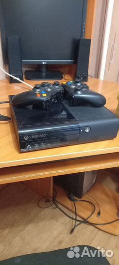 Xbox 360E 500гб с играми
