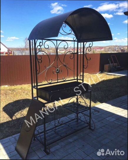 Мангал с крышей