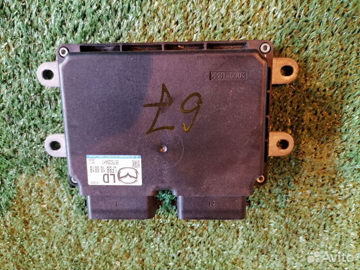 Блок управления двигателем lfbb-18-881B Mazda Axel