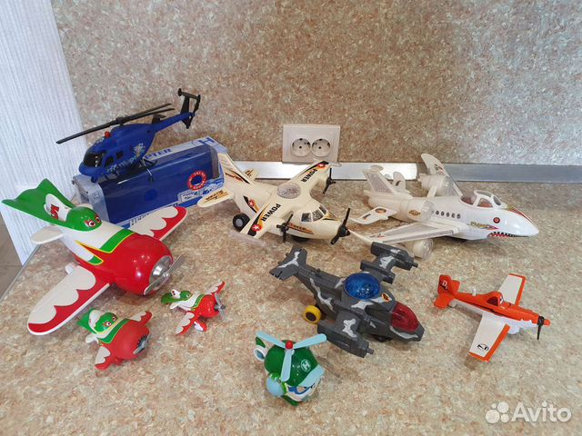 Игровой набор фигурок самолетов