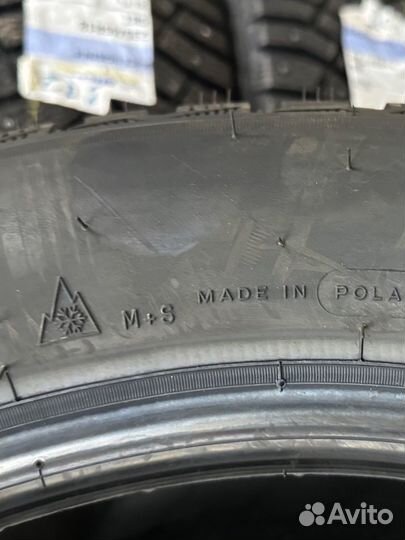 Michelin X-Ice North 4 SUV 235/55 R18 104T