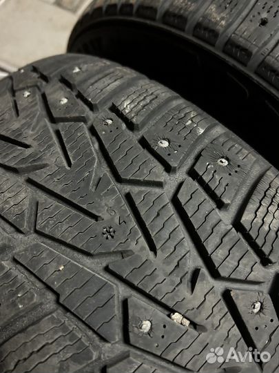 Nokian Tyres Hakkapeliitta 7 SUV 215/60 R17 100T