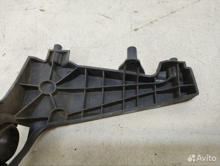 Кронштейн решетки радиатора передний левый Bmw 5Er