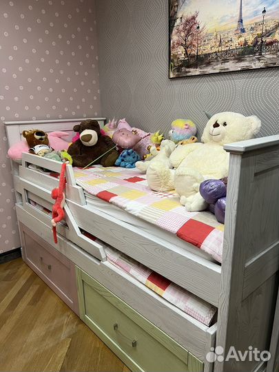 Кровать двухспальная с матрасом