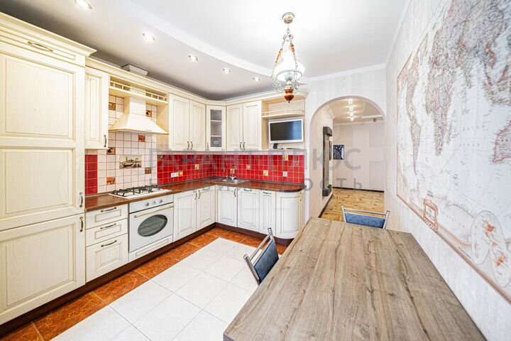 3-к. квартира, 111,3 м², 2/4 эт.