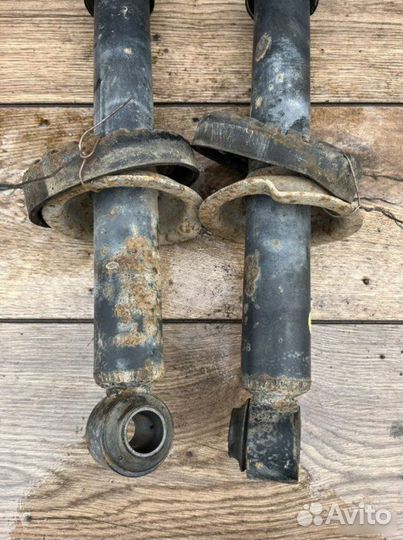 Амортизатор задний левый Hyundai Sonata 2008