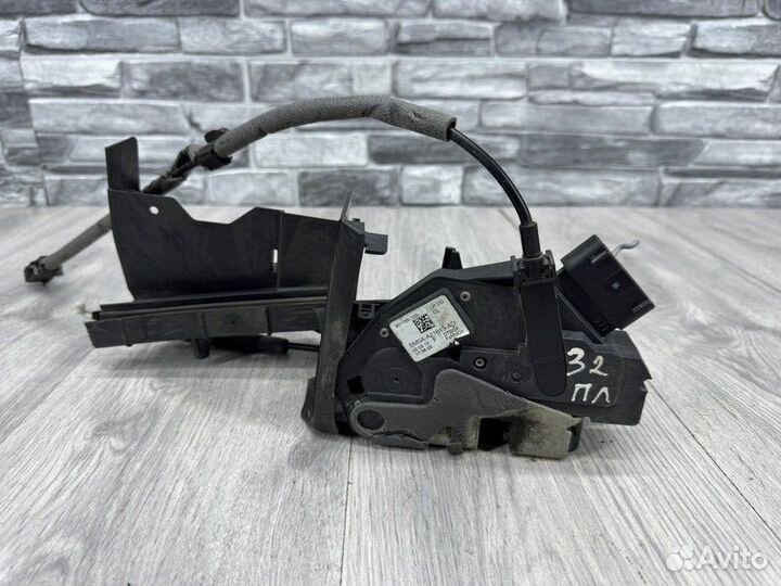 Замок двери передней левой Ford Focus 3 pnda 2012