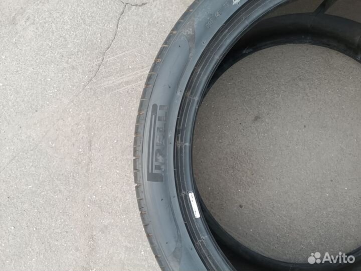 Pirelli P Zero 275/40 R22 и 315/35 R22 111Y