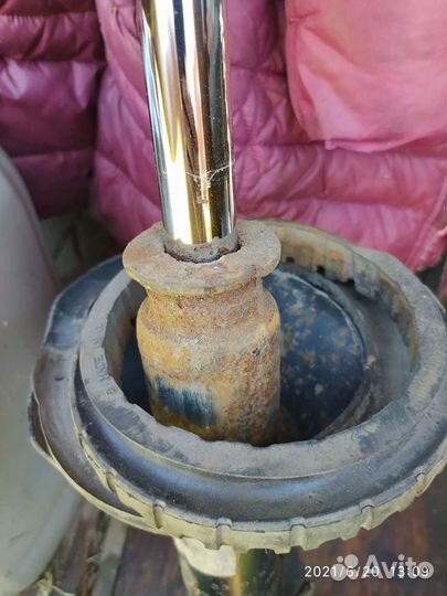 Задняя стойка